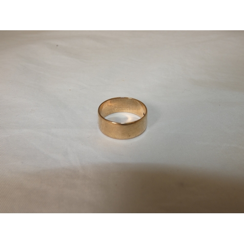 186 - 9ct gold band ring, '375', size S, 4.1g.