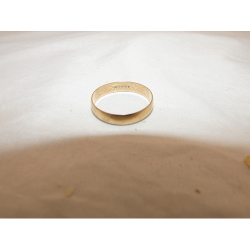 219 - 9ct gold band ring, 2.3g.