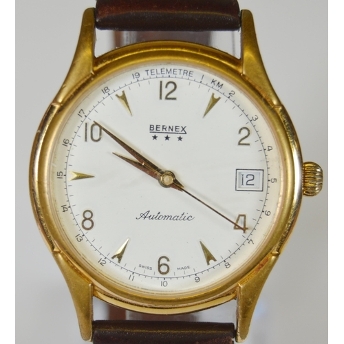 221 - Bernex Automatic gent's wristwatch with gold-coloured bezel, the white dial with date window, exhibi... 