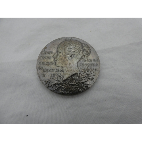 228 - Queen Victoria Diamond Jubilee medal, old head to obverse, young head to reverse.