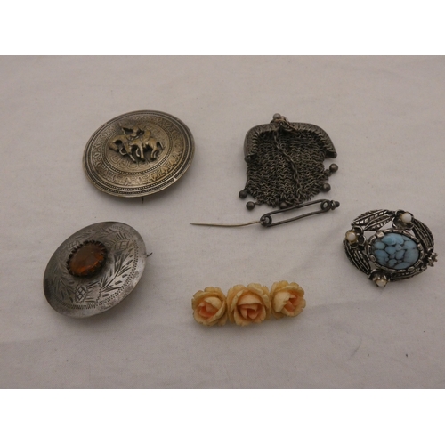 235 - Silver brooch with citrine-style cabochon, small mesh coin purse, silver brooch, white metal spray b... 