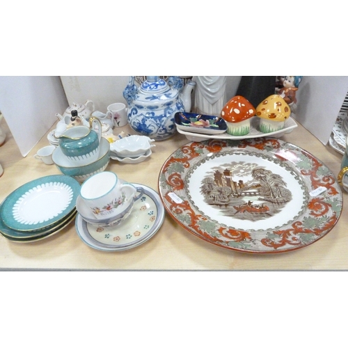 4 - Royal Doulton boxed Images figure, Nao figure of a lady with parasol, boxed, 20th century Chinese bl... 