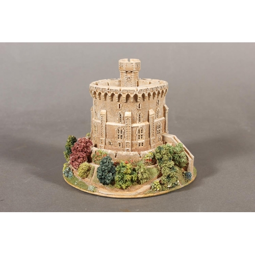 Lilliput Lane L2212 Round Tower Windsor Castle from the Britains