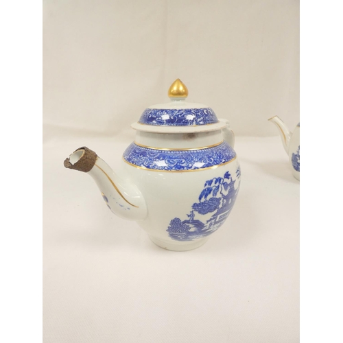 5 - New Hall teapot, blue printed with 