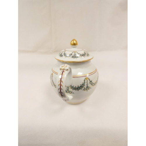 6 - New Hall teapot decorated with green daisy swags and gilt (Preller U24), of globular form with clip ... 
