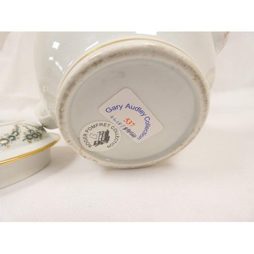 6 - New Hall teapot decorated with green daisy swags and gilt (Preller U24), of globular form with clip ... 