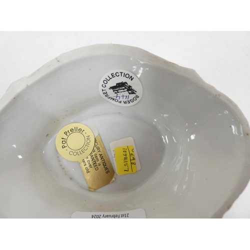 11 - Rare New Hall dessert basket, decorated in the manner of George Davis, with insects and fruit sprigs... 