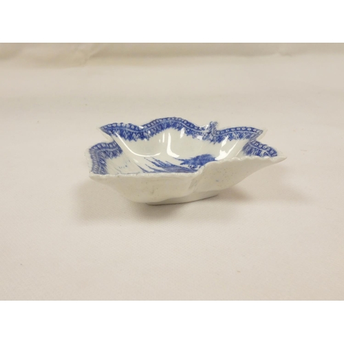 15 - New Hall pickle dish of leaf form, blue printed with 