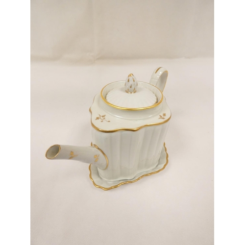 20 - New Hall teapot of small size silver shape, blue printed with 