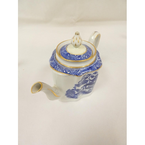 20 - New Hall teapot of small size silver shape, blue printed with 