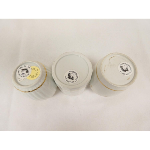 28 - New Hall tea canister of rare vase shape, pattern 52 in gilt; also another of reeded barrel form, pa... 