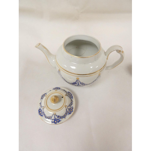 38 - New Hall teapot of spherical form with clip handle, pattern U23, blue and gilt swags, impact damage ... 