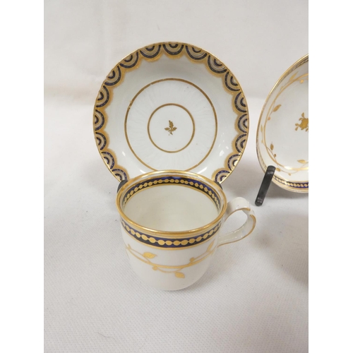 45 - Rare New Hall low handled teabowl, clip handle, gilt 