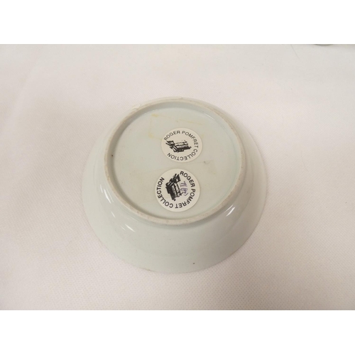 45 - Rare New Hall low handled teabowl, clip handle, gilt 