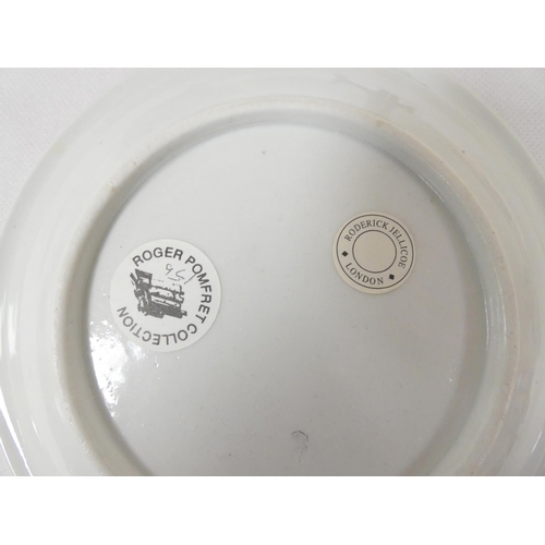 51 - New Hall teapot of spherical form, curved spout with moulding, on circular flanged stand, pattern 20... 