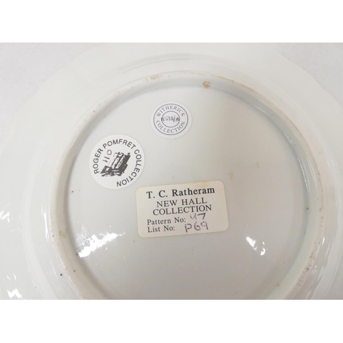 55 - New Hall or other dessert plate of ribbed lobed form with gilt sprays and decorative border, gilder'... 