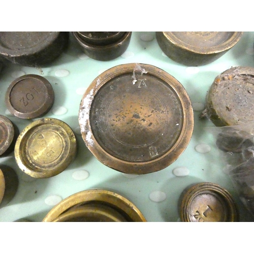 155 - Good collection of (Edinburgh) Gloucester Georgian weights, bronze and brass.