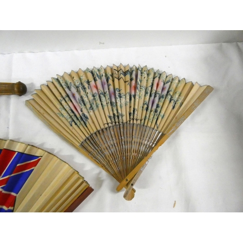 173 - Box of ladies antique fans.