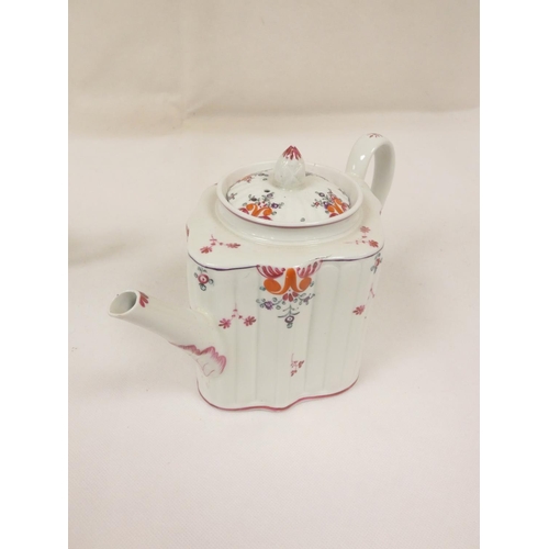 9 - Graduated near pair of New Hall teapots, each decorated with floral sprays and iron-red leaves (patt... 