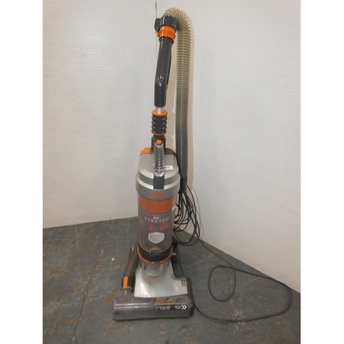 184 - Vax Air Stretch vacuum cleaner.