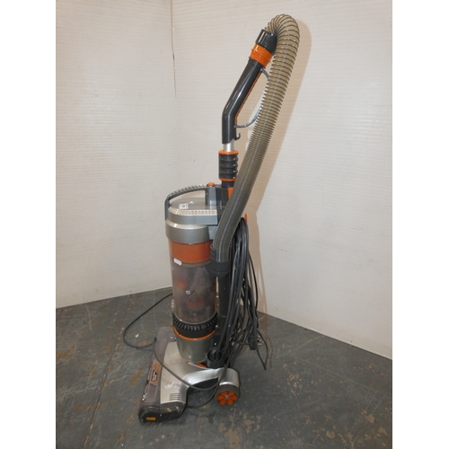 184 - Vax Air Stretch vacuum cleaner.