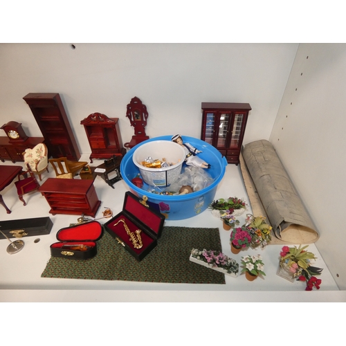 75 - Collection of doll's house furniture to include antique-style examples, dresser, cabinets, musical b... 