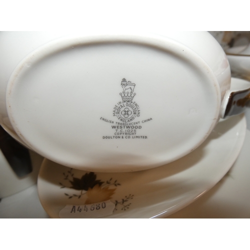 80 - Royal Doulton Lambeth 'Will o the Wisp' part dinner set, Royal Doulton 'Westwood' pattern part tea a... 