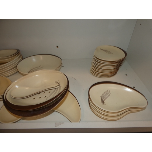 82 - Large collection of Carlton Ware Australian design hand-painted tea, coffee and dinnerwares, approxi... 