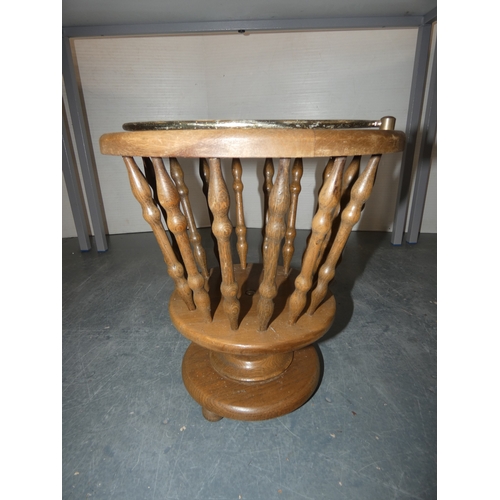 85 - Victorian-style jardinière with gilt insert.