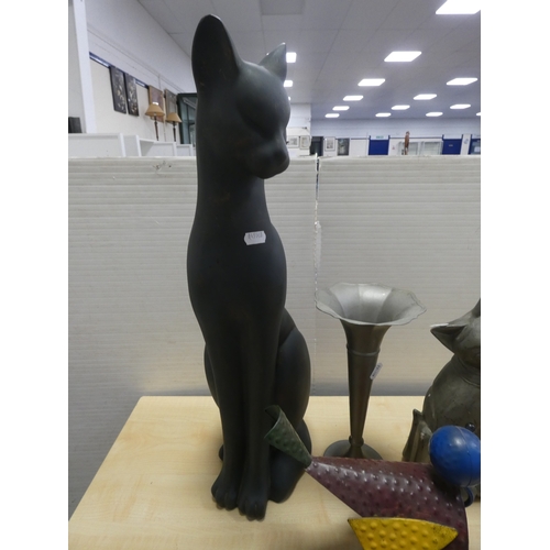 93 - Group of collie figures, Border Fine Arts model 'Puppy Love' A1861, Country Artist Labrador 'Express... 