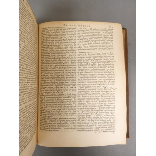 32 - <strong>VINNIUS ARNOLD.&nbsp;&nbsp;</strong>Institutionum Imperialium Commentarius Academicus & ...