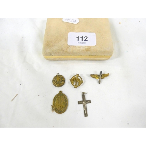 112 - Small box of pin badges and costume jewellery.