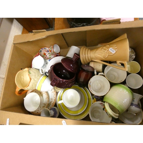 183 - Two boxes of various teaware and cabinet cups.