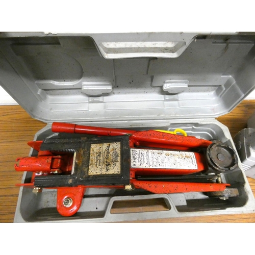 275 - Power pack and car trolley jack.