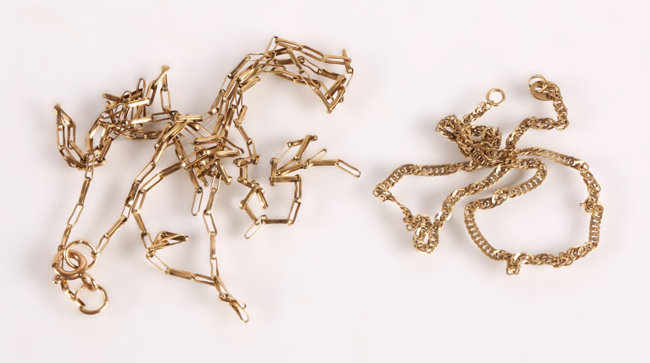 9ct gold damaged chains, approx. 3g gross