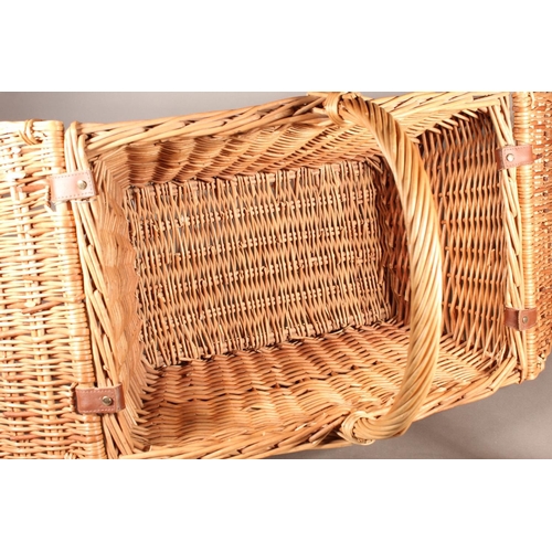 9 - Fortnum & Mason wicket basket and a Veloutino pottery ewer (a/f).