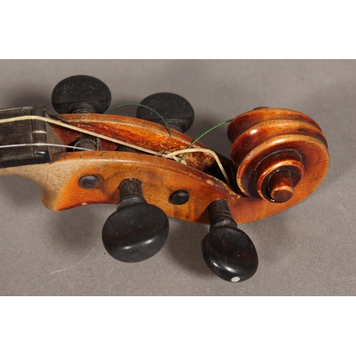 Antique Italian violin in the manner of Joseph Guarnerius Del Gesu