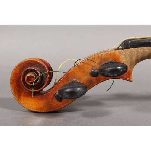 Antique Italian violin in the manner of Joseph Guarnerius Del Gesu