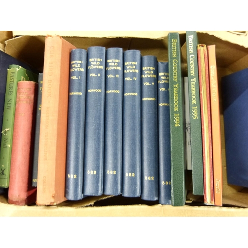 325 - Large box of books of natural history and British wild flowers.