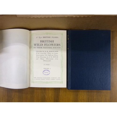 325 - Large box of books of natural history and British wild flowers.