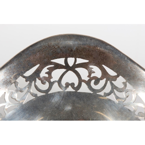 472 - Silver swing handled pierced basket, maker HM, Birmingham, 45g.