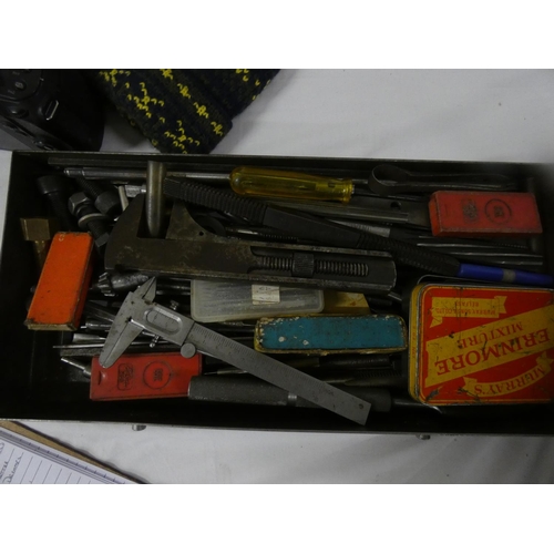 290 - Desk top engineer's tool drawers and contents including dividers, thread files, drills etc.