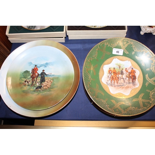 46 - Pair of English porcelain dishes decorated with fox hunting scene vignettes against a green ground, ... 