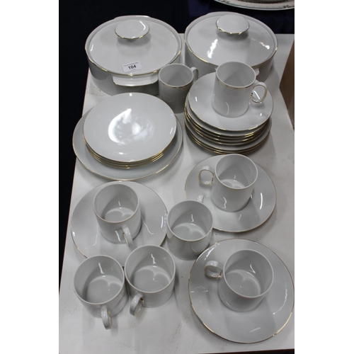 104 - Thomas of Germany part dinner and tea service.