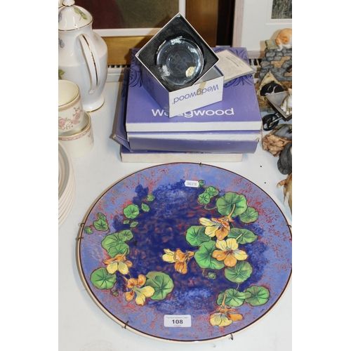 108 - Royal Doulton Nasturtium charger, and Wedgwood pieces.