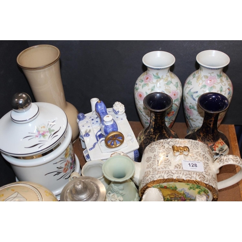 128 - Ceramics to include a pair of oriental vases and stands, a cottage ware tea service, a Wedgwood dish... 