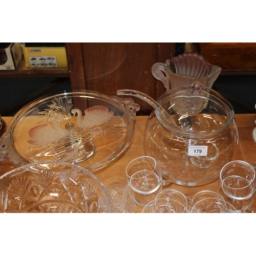 179 - Glassware to include a pink and frosted glass comport with swan decoration, a similar jug, a punch s... 