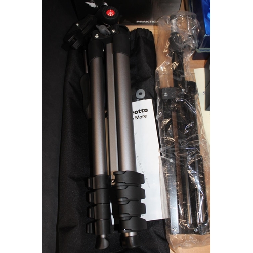 218 - Praktica W20x50 ZCF binoculars, boxed, and two tripods.