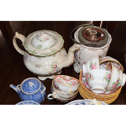 227B - Decorative ceramics to include part teaset, etc.