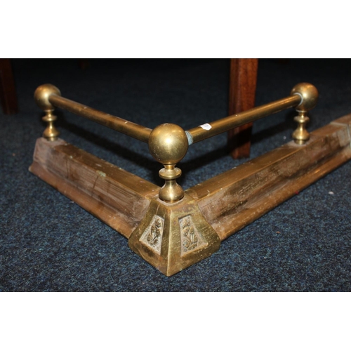 557B - Brass fire fender.